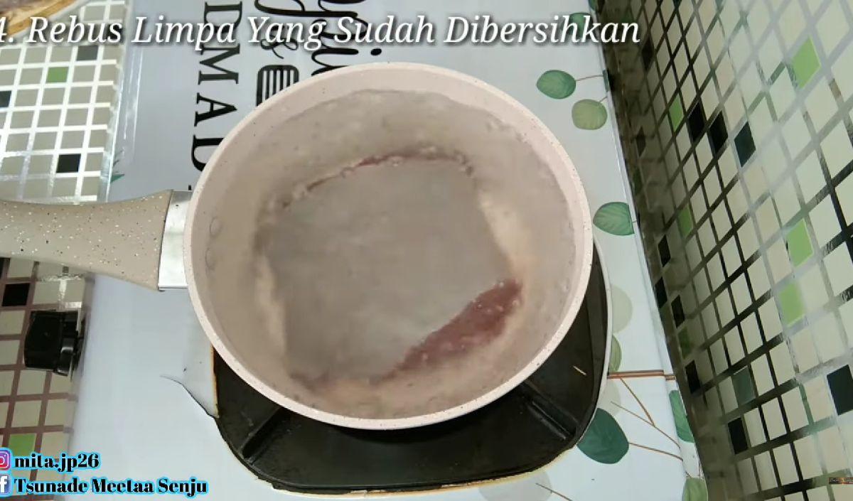 <b>4. Rebus Sebentar</b><br>