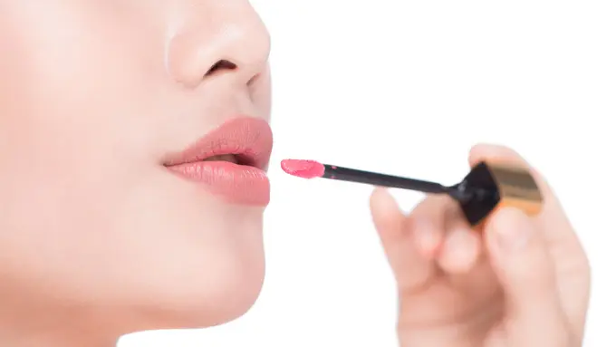 Tip Memilih Lipstick Sesuai Warna Kulit Bagi Penggemar Nude Lipstick
