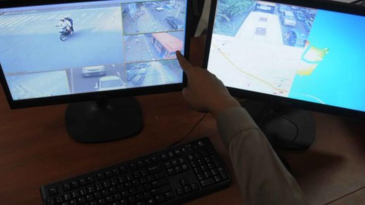 Perampok rebut tas dan sayat korban, aksi pelaku terekam CCTV ATM
