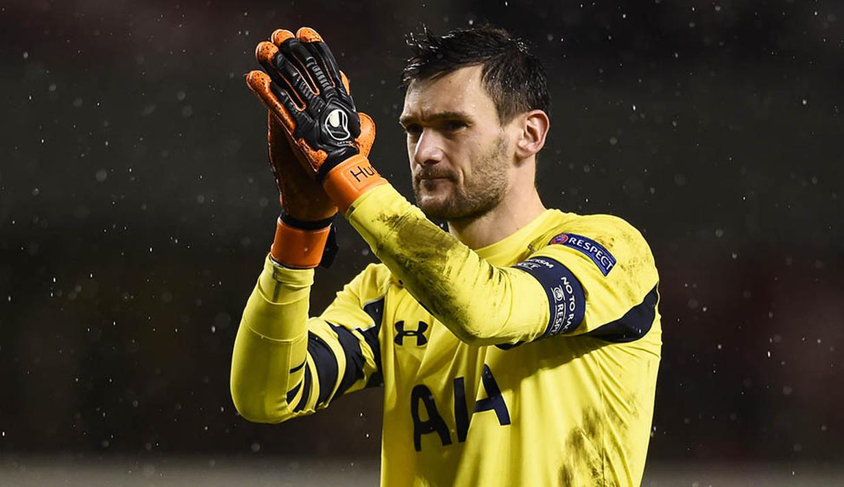 3. Hugo Lloris - Sejak Januari kiper asal Prancis itu berhasil tidak kebobolan dalam 10 pertandingan Liga Inggris. Dirinya juga sukses melakukan penyelamatan 71 persen dari total tendangan ke arah gawang Tottenham. (Reuters/Dylan Martinez)