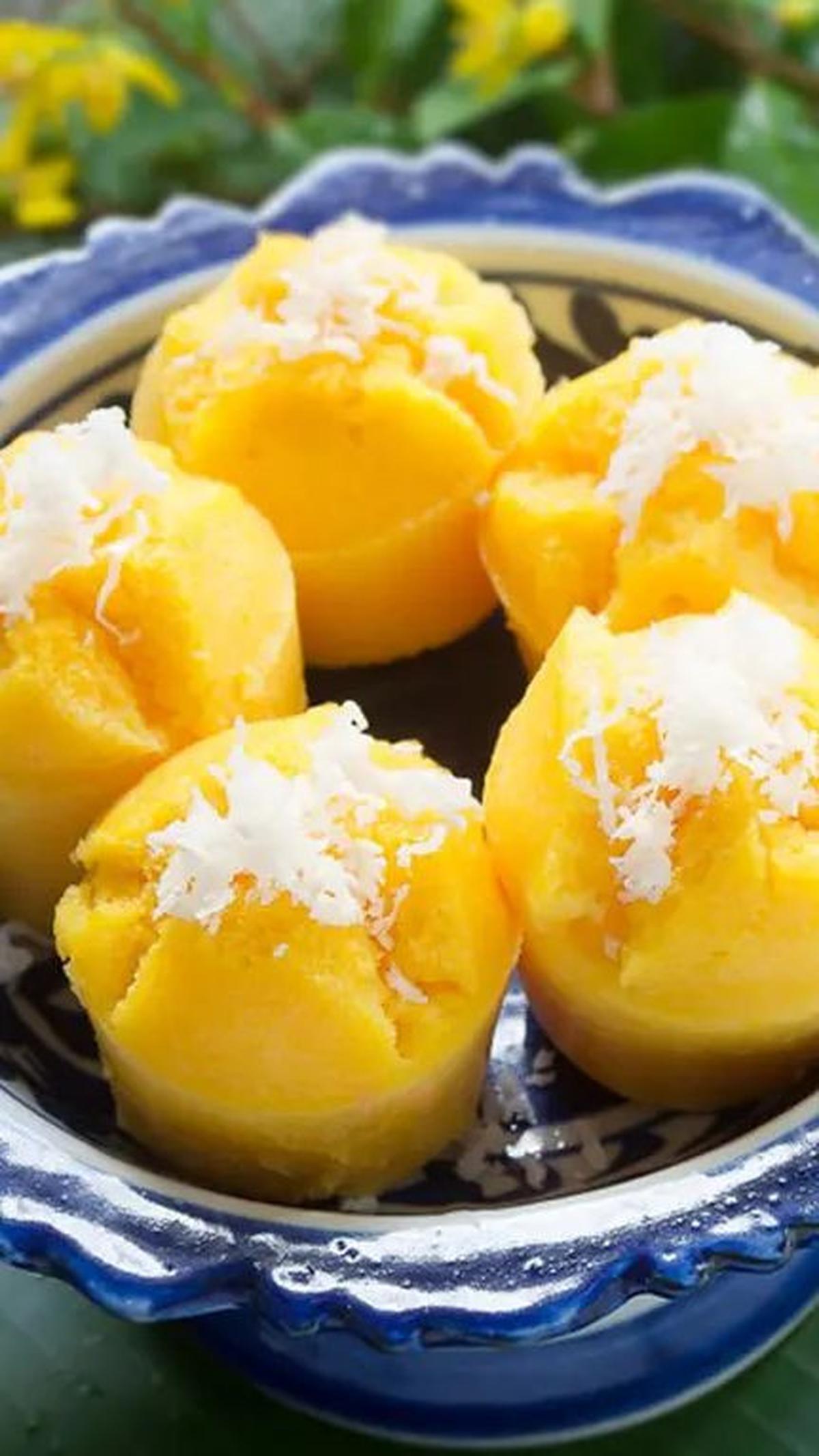 <b>1. Bolu Kukus Waluh</b>
