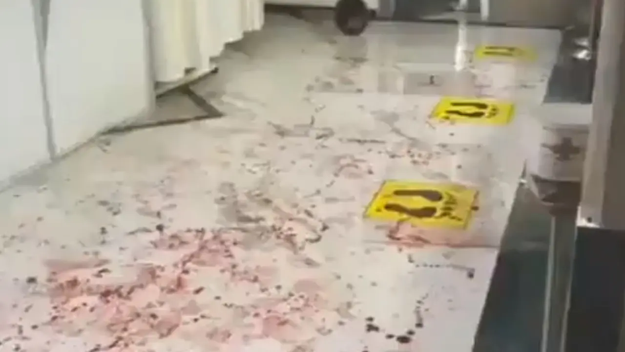 Keluarga pasien COVID-19 di Delhi mengamuk di rumah sakit.