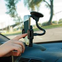 Deretan Holder HP untuk Mobil yang Bikin Konten Road Trip Makin Ciamik!