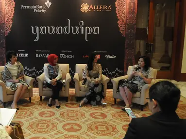 Suasana konferensi pers Alliera Annual Fashion Show 2016 di Jakarta, Kamis (6/10). Fashion Show yang digelar oleh Alliera Batik ini mengusung tema Javadvipa. (Liputan6.com/Faizal Fanani)