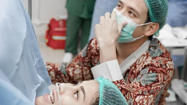 Tarra Budiman dan Gya Sadiqah. (Foto: Dok. Instagram @tarrabudiman)