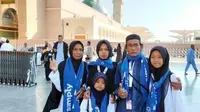 Momen Pak Sunhaji Penjual Es Teh Viral Jalani Ibadah Umroh Bersama Keluarga, Warganet Ikut Bahagia