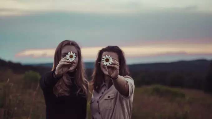 Ilustrasi Relationship Friend