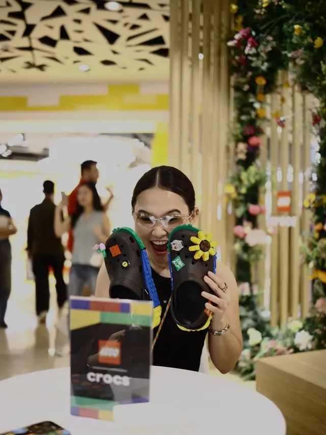 Dari Mainan ke Fashion, Kolaborasi Crocs x LEGO yang Bikin Gaya Makin Fun