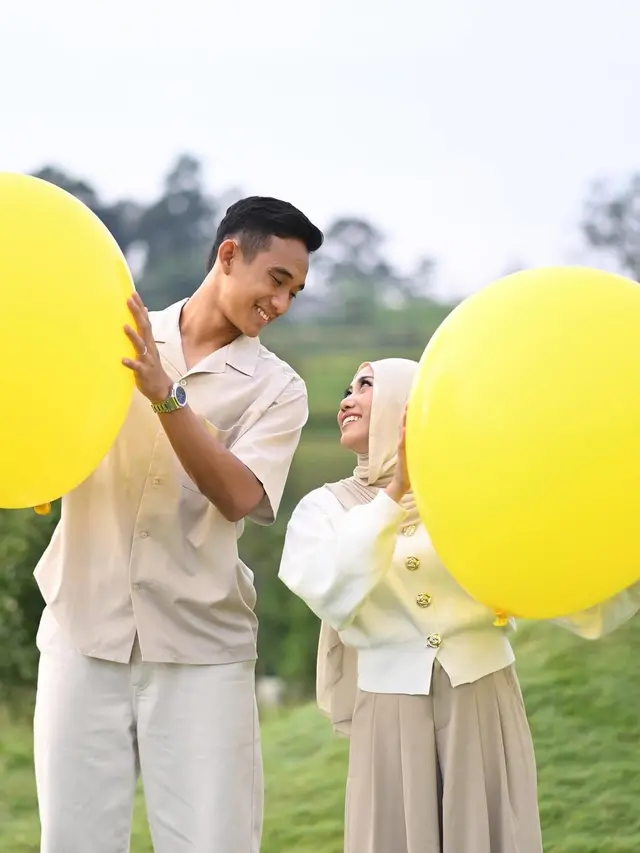 7 Potret Prewedding Rizky Ridho, Penuh Romansa Sebelum Resmi Jadi Suami-Istri