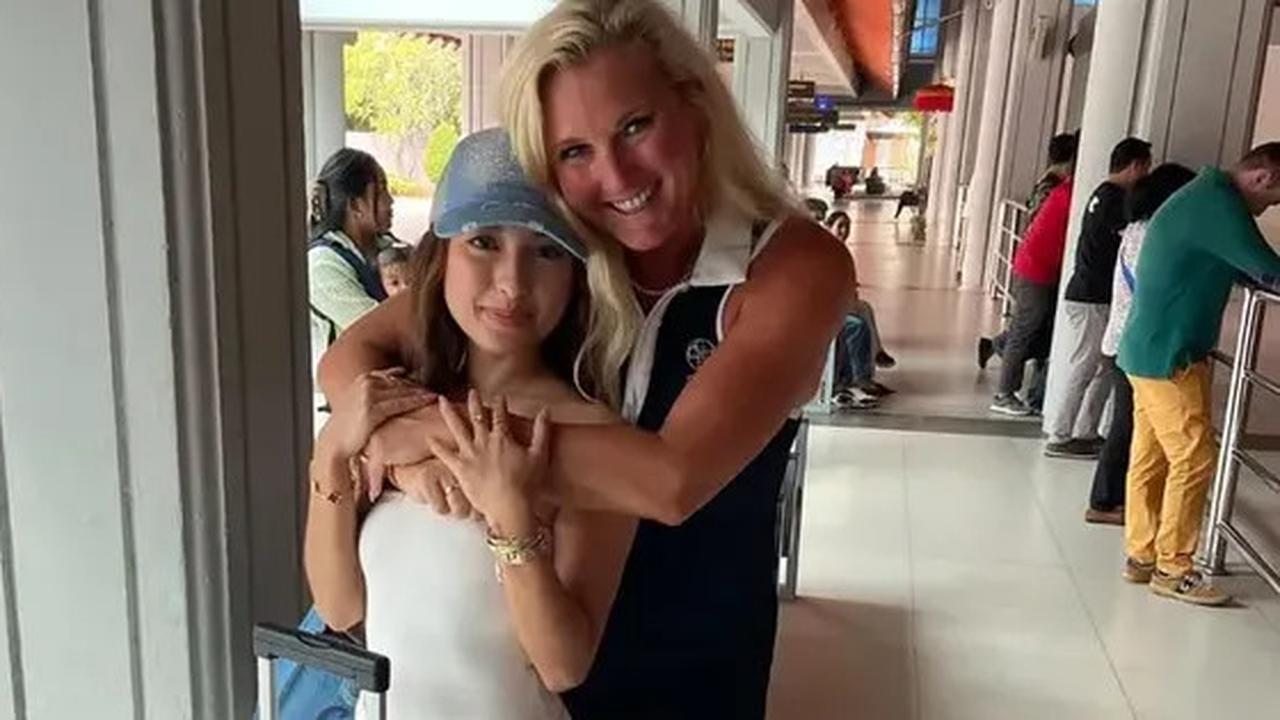 6 Gaya Outfit Ibunda Justin Hubner, Penampilannya di Ultah Jennifer Coppen Curi Perhatian