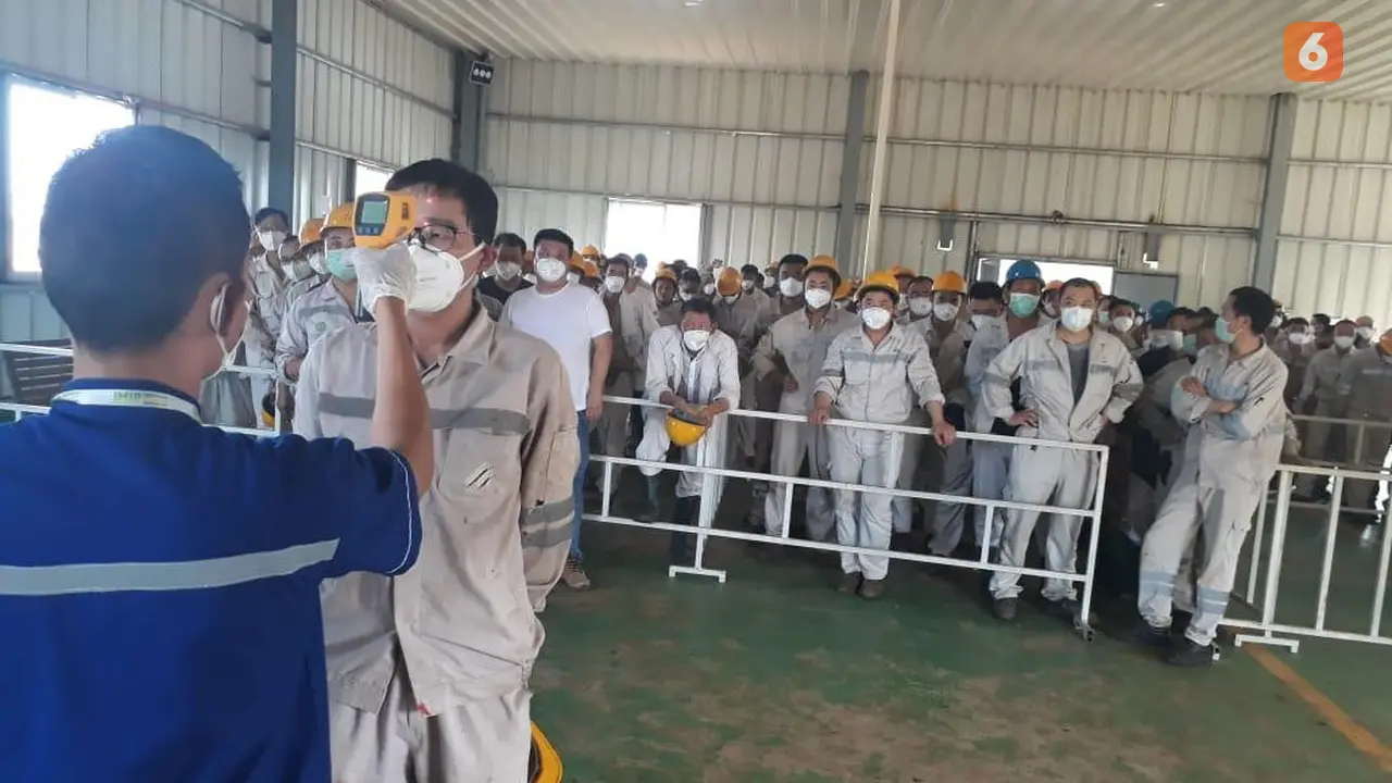 pekerja asing asal China di kawasan PT IMIP