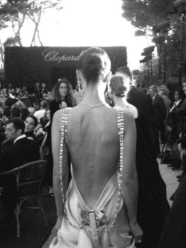 6 Gaya Bella Hadid Dibalut Backless Dress di Festival Film Cannes 2024, Makin Stunning usai Pensiun Jadi Model