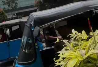 Satpol PP DKI Jakarta telah menertibkan pangkalan bajaj di kawasan Tanah Abang, Jakarta Pusat, usai viral dugaan pemalakan. (Foto: Tangkapan Layar Sosmed)