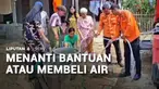 Kekeringan melanda berbagai wilayah di Indonesia dalam dua bulan terakhir. Dampaknya, warga kini bergantung pada bantuan air bersih. Tak jarang, warga sampai harus merogoh kocek demi kebutuhan primer itu.