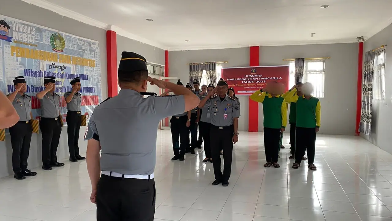 Dalam rangka mengenang jasa para pahlawan yang telah gugur dalam aksi G30S PKI pada 30 September 1965, Rutan Kelas IIB Humbang Hasundutan Kanwil Kemenkumham Sumatera Utara menggelar Upacara Hari Kesaktian Pancasila (Istimewa)