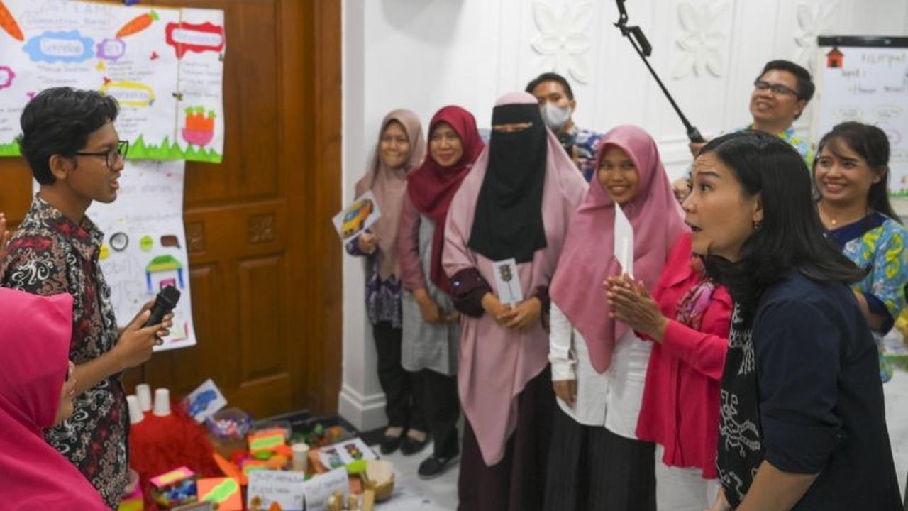 Memperkuat Perlindungan Guru: Apakah Aspek Hukum Saja Cukup?