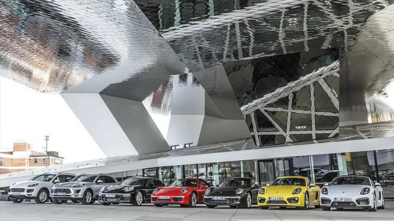 Porsche Sewakan Supercar Bagi Pengunjung Museumnya
