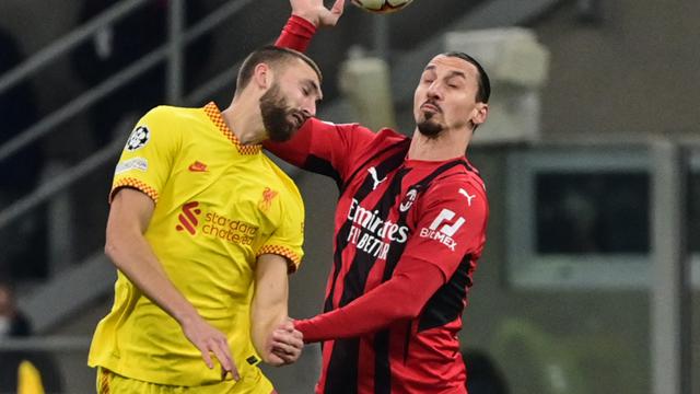 Nat Phillips vs Zlatan Ibrahimovic di Liga Champions 2021/2023