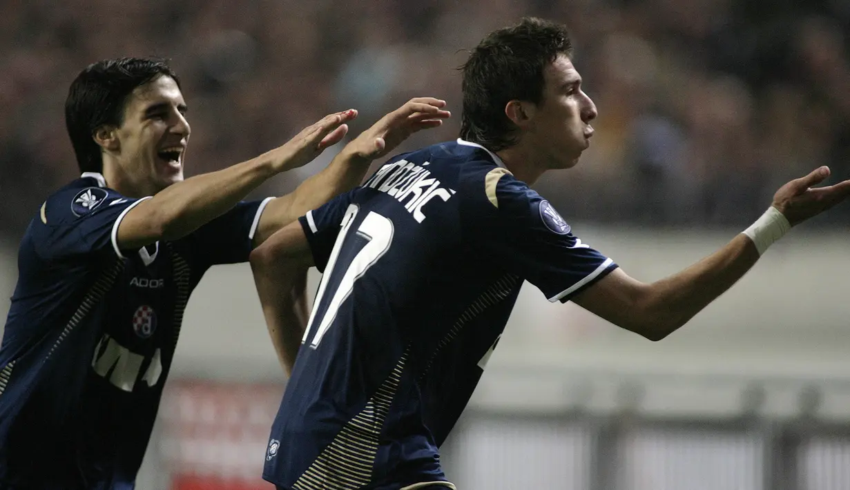 Dinamo Zagreb. Mario Mandzukic didatangkan Dinamo Zagreb dari NK Zagreb dengan nilai transfer 1,3 juta euro pada 2007/2008 untuk menggantikan posisi yang ditinggalkan Edusrdo Da Silva yanag hijrah ke Arsenal. Total 3 musim ia mampu mencetak 63 gol dari 128 laga. (Foto: AFP/Maartje Blijdenstein)