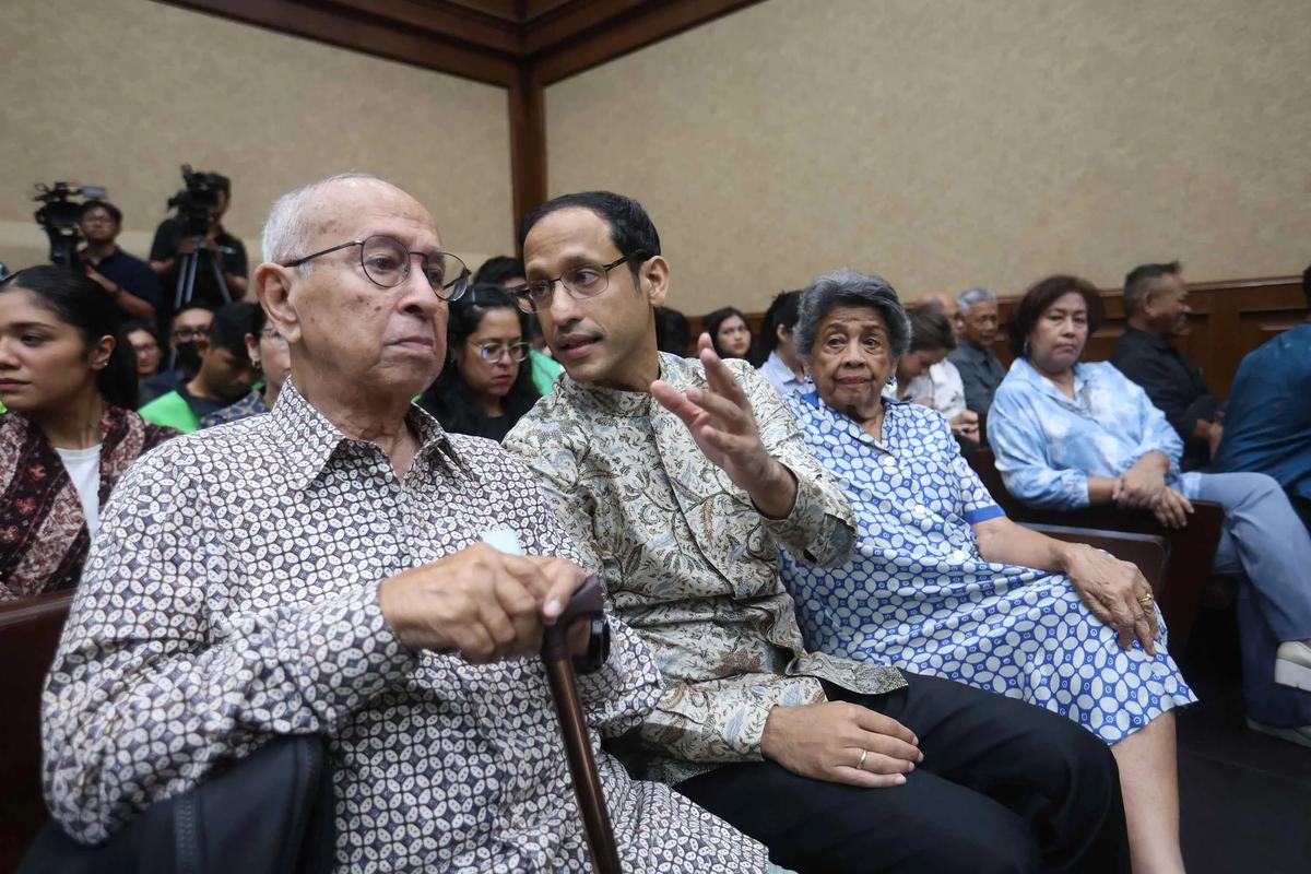 FOTO: Sidang Korupsi Chromebook Nadiem Makarim Soroti Kesehatan dan Alat Bukti