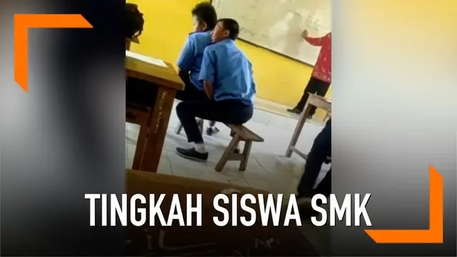 Kelakuan tiga siswa SMK ini tak pantas ditiru. Ketika gurunya sedang mengajar di kelas, siswa ini malah bermain kuda-kudaan.