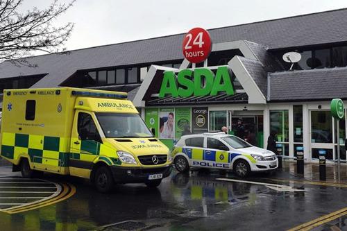 Supermarket tempat kejadian 