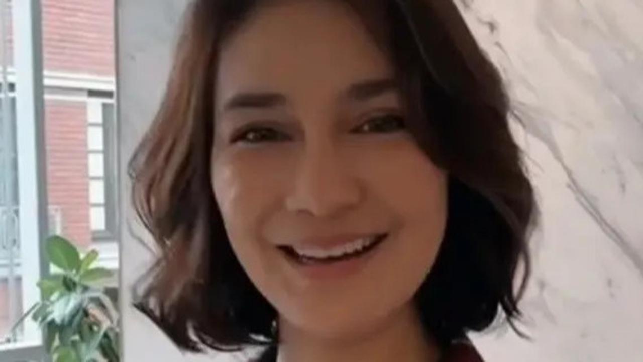 Cantik Maksimal! Potret Luna Maya dengan Rambut Pendek Sesuai Keinginan Suami