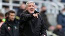Steve Bruce. Ia menjadi anak asuh Alex Ferguson di Manchester United mulai 1987 hingga 1996. Bek yang pensiun pada 1999 ini langsung menangani Sheffield United sebagai pelatih merangkap pemain. Saat ini menjadi pelatih Newcastle United sejak 17 Juli 2019 lalu. (Foto: AFP/Pool/Carl Recine)