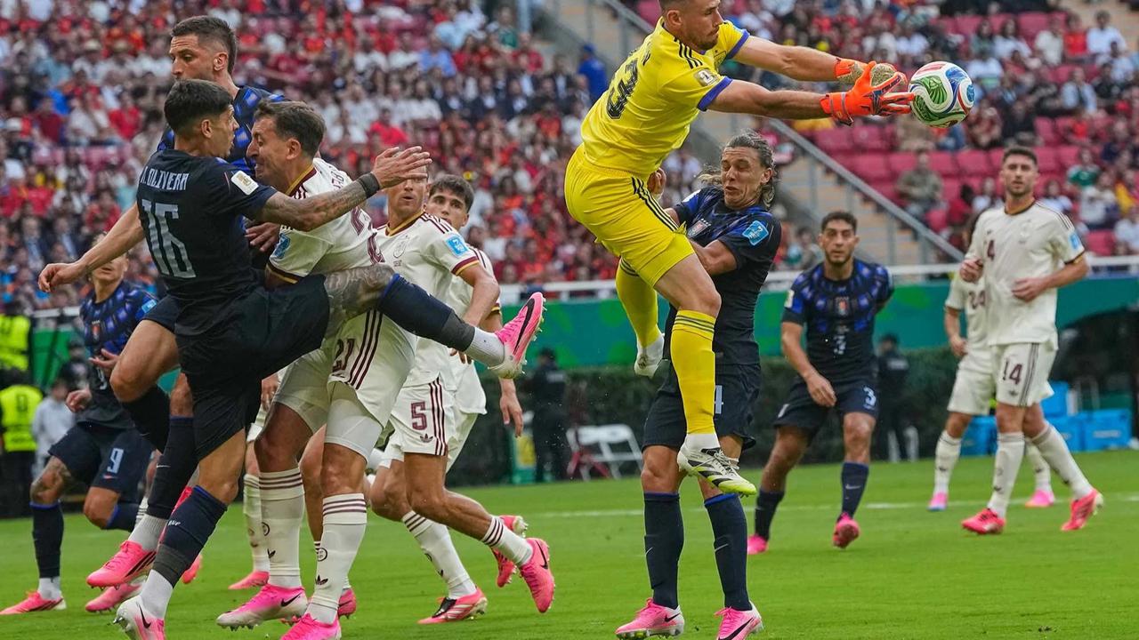 FOTO: Spanyol Lolos Juara Grup Usai Singkirkan Uruguay