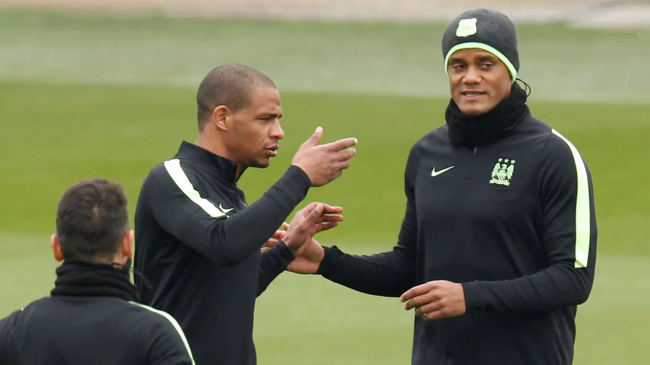 Bek Manchester City, Vincent Kompany