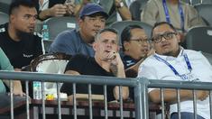 Pelatih Timnas Indonesia, John Herdman, kembali melakukan pemantauan pemain. Kali ini dengan menonton langsung laga Dewa United FC melawan Borneo FC Samarinda pada pekan ke-22 BRI Super League di Indomilk Arena, Tangerang, pada Minggu (22/2/2026). (Bola.com/M Iqbal Ichsan)