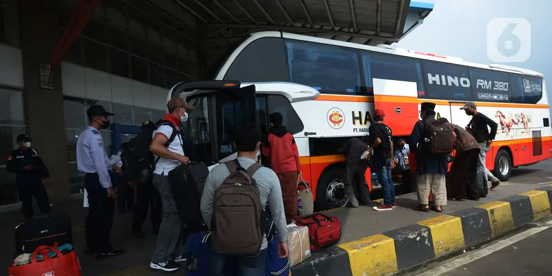 Belum Ada Lonjakan Pemudik di Terminal Pulo Gebang