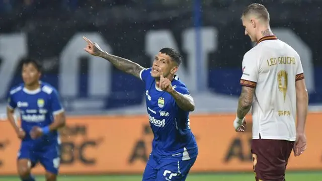 Penyerang Persib Bandung, Ciro Alves, ketika melawan Borneo FC Samarinda di BRI Liga 1 2024/2025.
