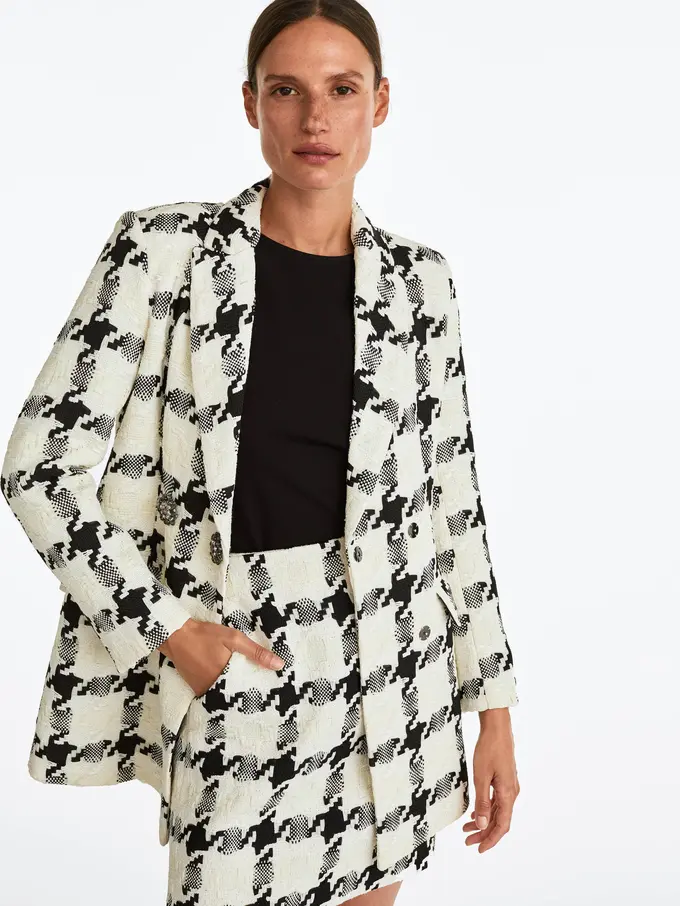 Blazer yang dipakai Ratu Letizia