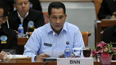 Ketua BNN, Budi Waseso mengikuti Rapat Dengar Pendapat (RDP) dengan Komisi III DPR di Kompleks Parlemen, Senayan, Jakarta, Kamis (4/2). RDP tersebut membahas program-program prioritas dari BNN. (Liputan6.com/Johan Tallo)
