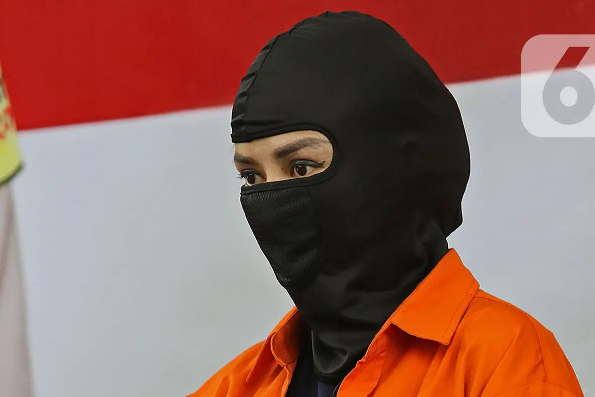 Artis Cynthiara Alona Jadi Tersangka Kasus Dugaan Prostitusi Online