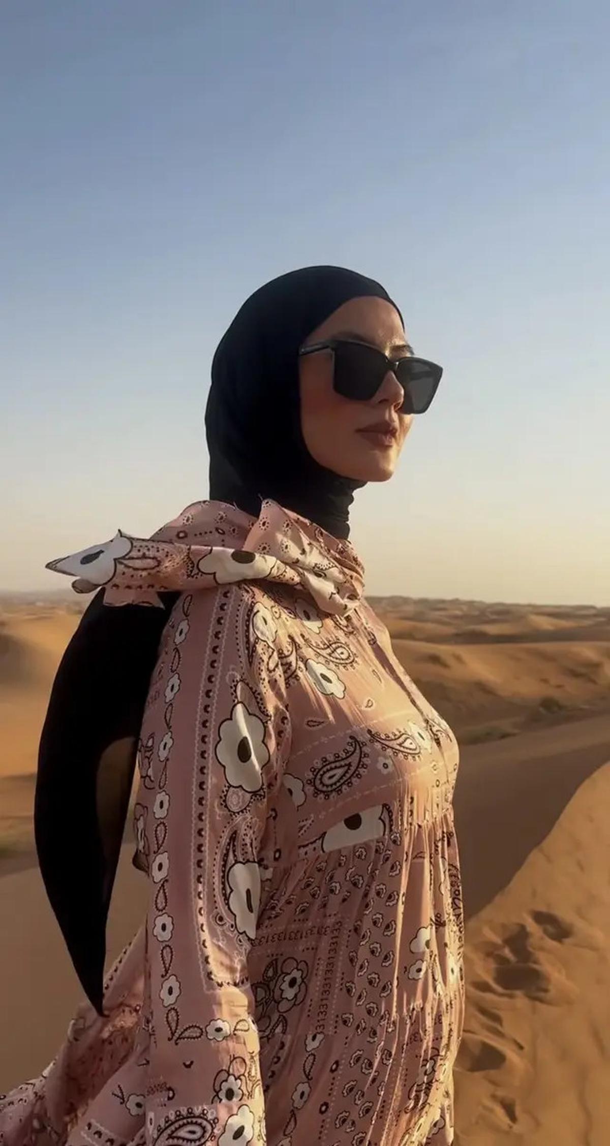 6 Pesona Paula Verhoeven Berhijab, Liburan Stylish di Dubai Tanpa Baim Wong