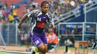 Fatchul Ichya, eks Persik yang membela PSIR di Piala Kemerdekaan (Bola.com/Robby Firly)