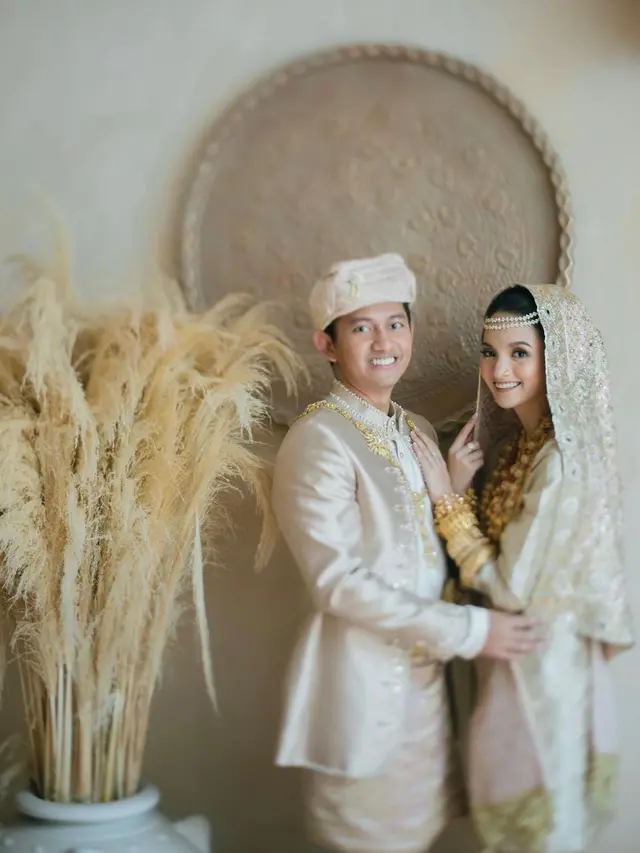 6 Prewedding Terbaru Sabrina Anggraini dan Belva Devara, Pakai Adat Minang