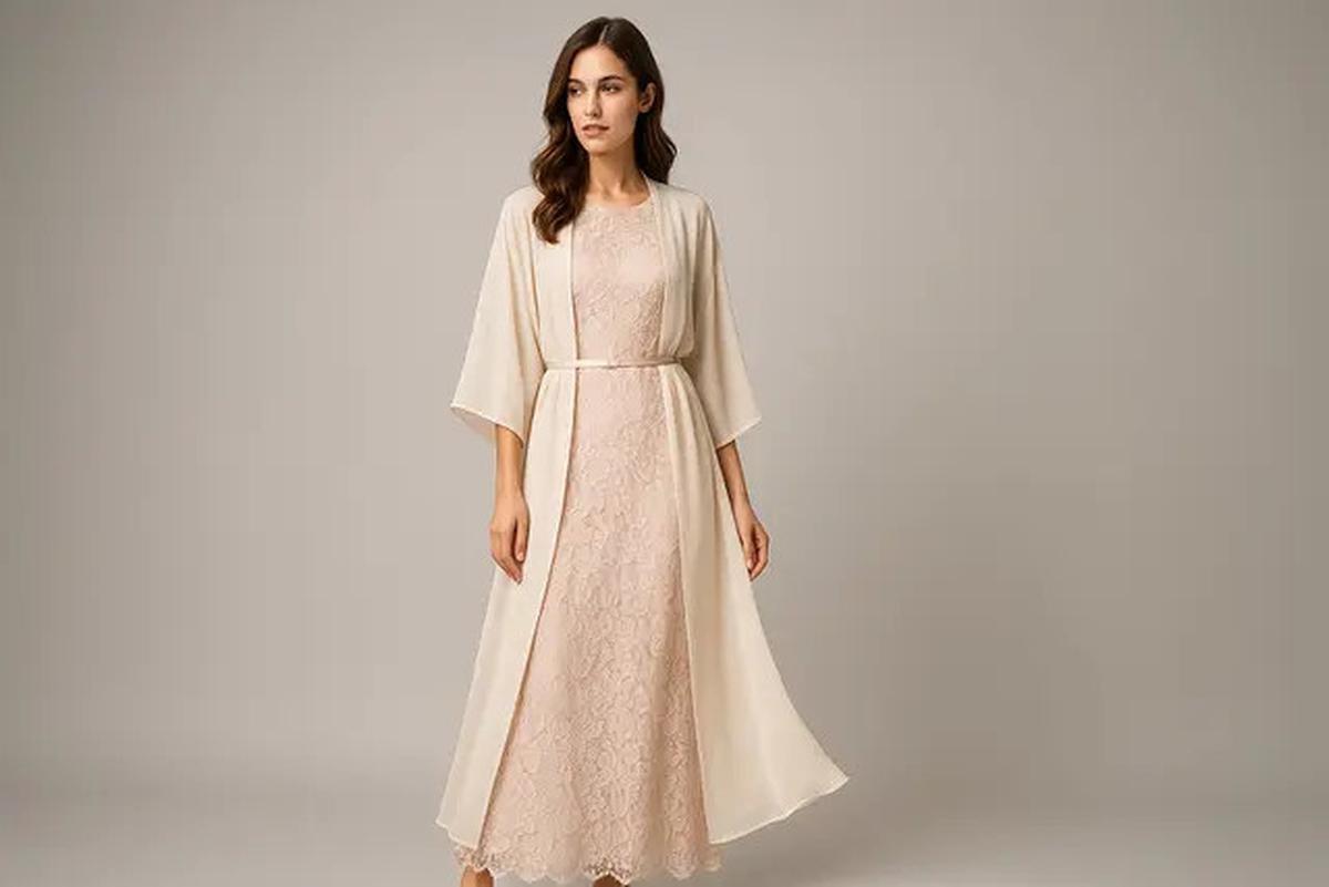 Long Dress Brokat Terlalu Formal? Tambahkan 7 Outer Ini Biar Lebih Santai