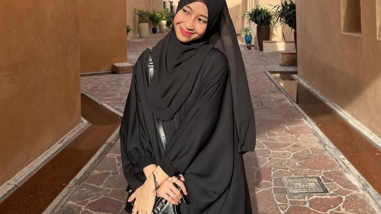Netizen Berharap Kemunculan Suami, Berikut Ini 8 Potret Adiba Khanza Liburan Doha