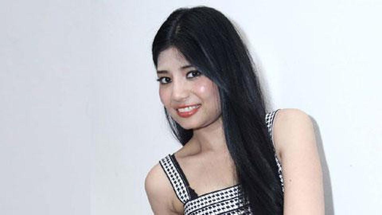 Dibayar fantastis, Cindy Sofia Hasan tolak foto telanjang