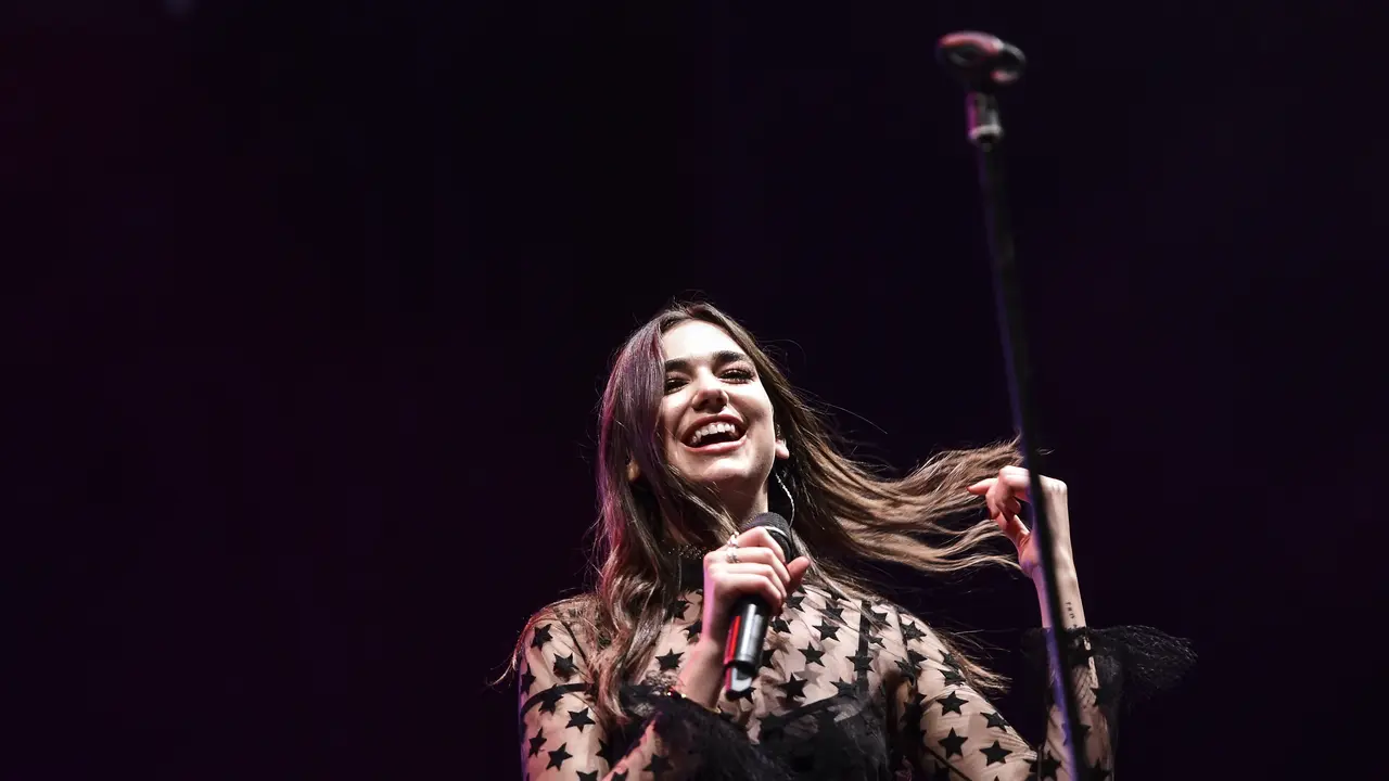 [Bintang] Dua Lipa