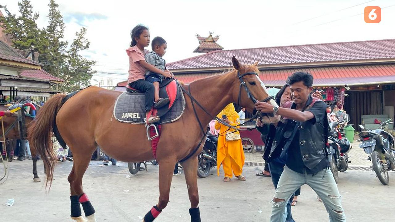 Berkuda di Berastagi