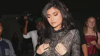 Kylie Jenner Rayakan Ulang Tahun, Caitlyn Jenner Tidak Diundang