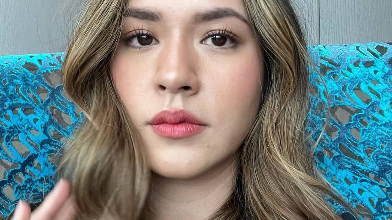 Raisa Tampil Dengan Makeup Natural