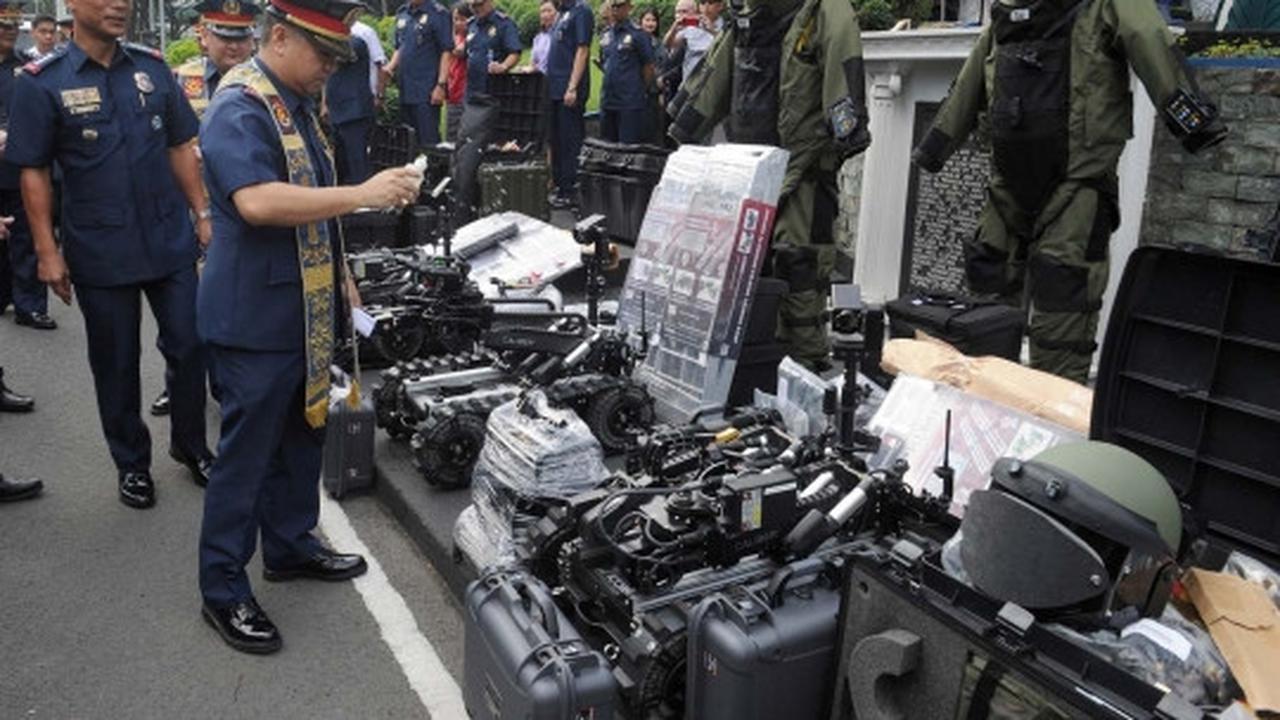 Penyiraman air suci senjata pengamanan KTT APEC Filipina