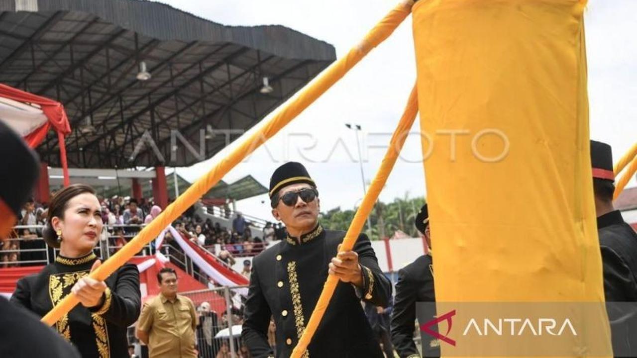 Tahukah Anda Tradisi Sakral Pembuka? Festival Erau Kukar 2025 Dimulai dengan Pendirian Tiang Ayu