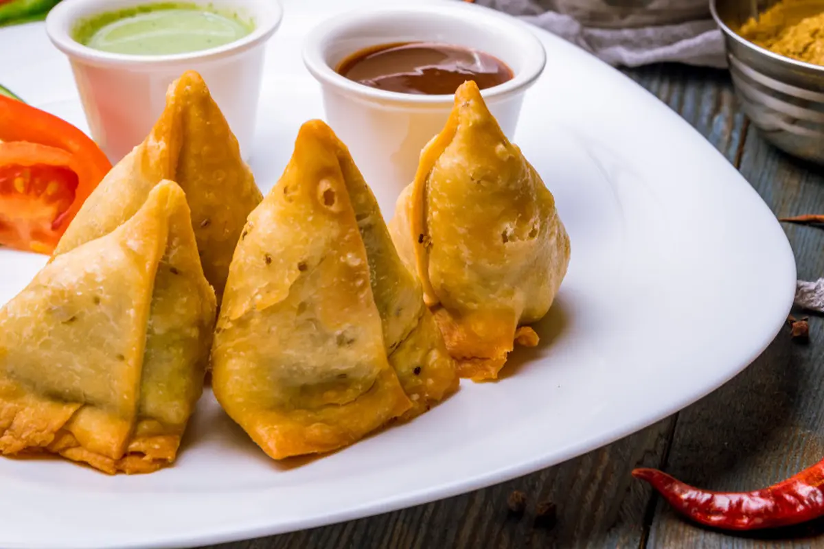 samosa lumpia tumpeng pastel