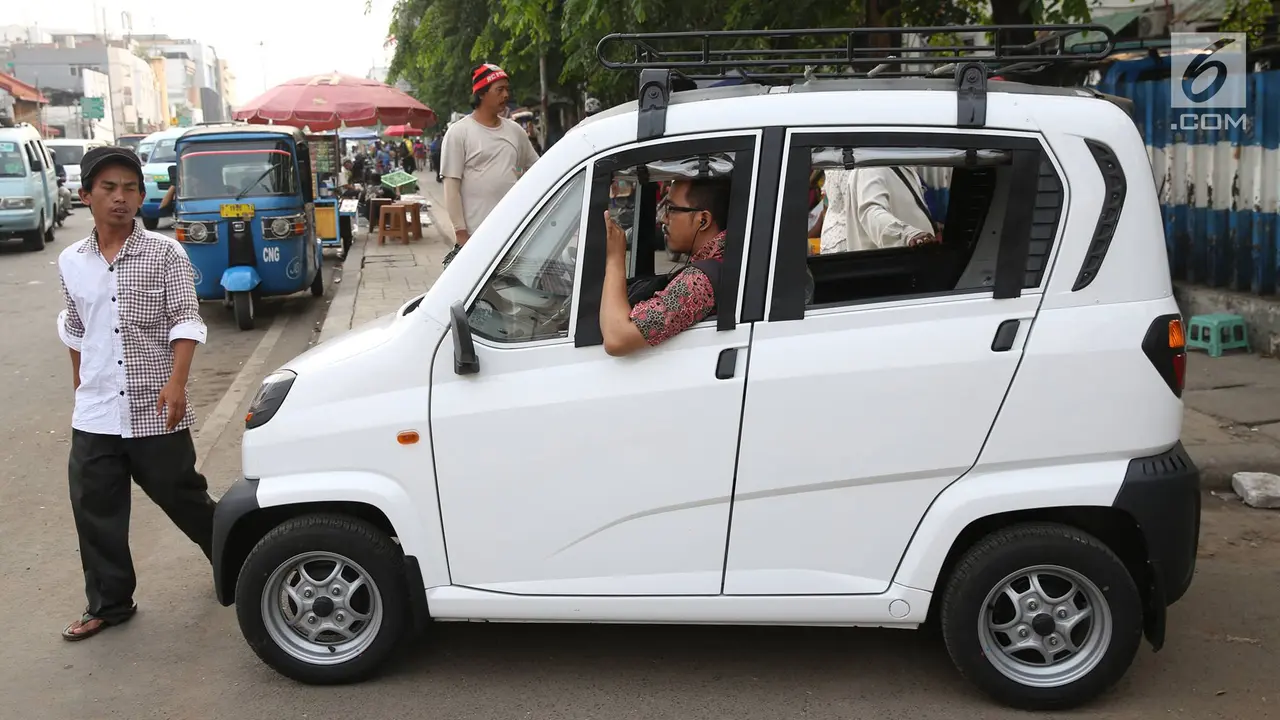 Bajaj Roda Empat Pengganti Bemo Mulai Beroperasi di Jakarta